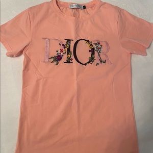 Fashion Embroidered T-shirt.